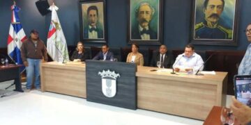 Juramentan a Amparo Custodio como alcaldesa del municipio La Vega