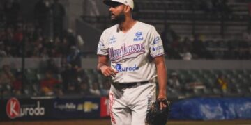 Panameño Enrique Burgos es el nuevo importado de los Leones del Escogido