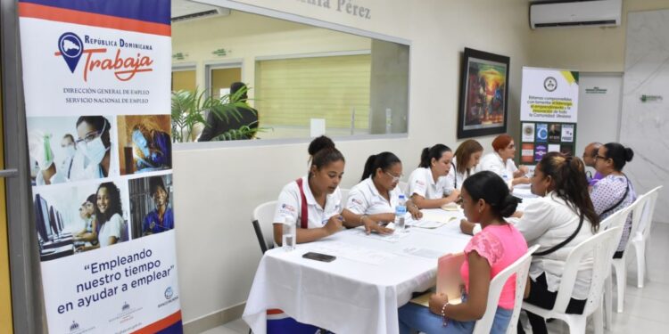 Ministerio de Trabajo invita a ferias de empleo para Santo Domingo Este y para Santo Domingo Norte