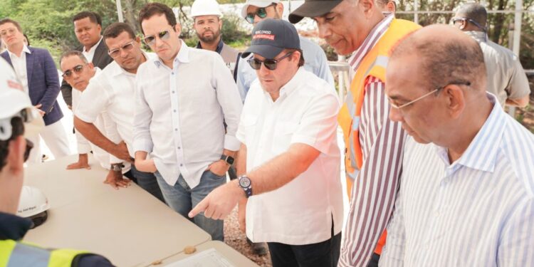 Ministro de la Presidencia supervisa avances del proyecto Cabo Rojo y participa en conversatorio con sectores productivos de Pedernales