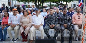 Entidades se unen en caminata contra la violencia hacia la mujer 