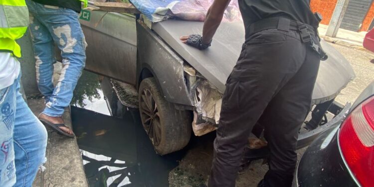 Alcaldía del Distrito Nacional realiza operativo  retiro  de chatarras en Villa Juana y otros barrios del DN