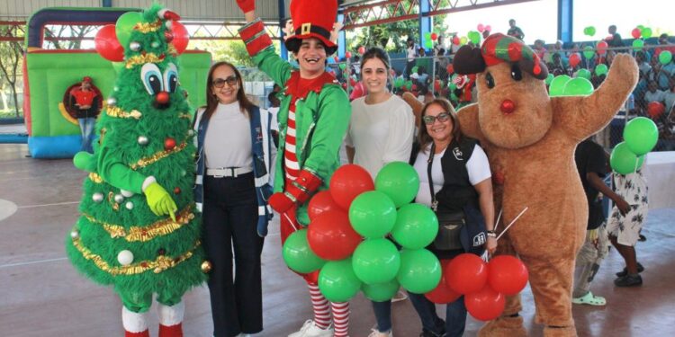 Ministerio de Salud en coordinación con organismo internacional realiza jornada de vacunación en Elías Piña