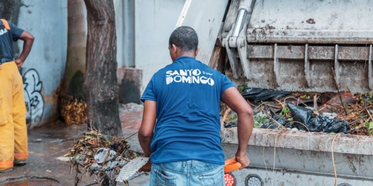 Alcaldía del DN interviene el Ensanche Paraíso con gran operativo