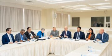 Comisión que estudia Código Laboral escucha al ministro de Trabajo Luis Miguel Decamps