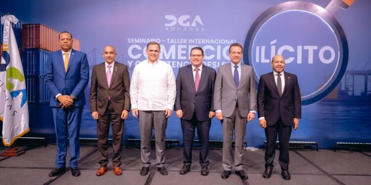 Autoridades analizan las nuevas formas de competencia desleal y lavado de activos, a través del comercio ilícito