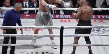 Jake Paul vence a Mike Tyson, a los 58 años, en una pelea «decepcionante»