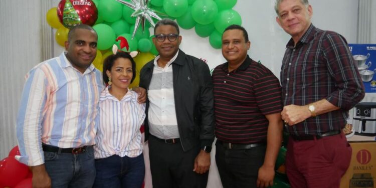 Universitarios de la Provincia Santo Domingo celebran Encuentro Navideño
