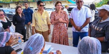 Vicepresidenta participa en la distribución de más de 32 mil raciones alimenticias pautadas para este jueves a través de Comedores Económicos
