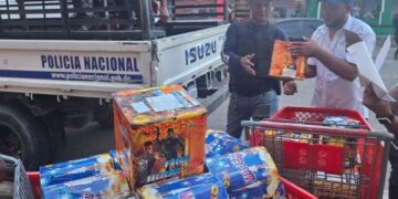 Ministerio de Interior y Policía realiza operativo en Santiago, incauta fuegos artificiales, ocupa arma ilegal y arresta a cuatro personas