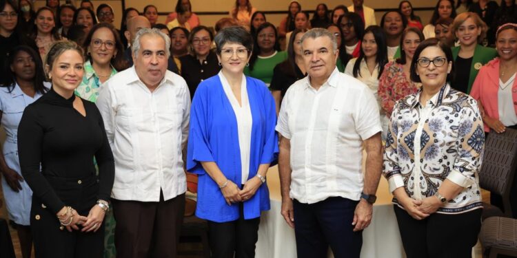 Ministerio de Salud y SNS aseguran embarazos en adolescentes se reducen de 23% a 19%