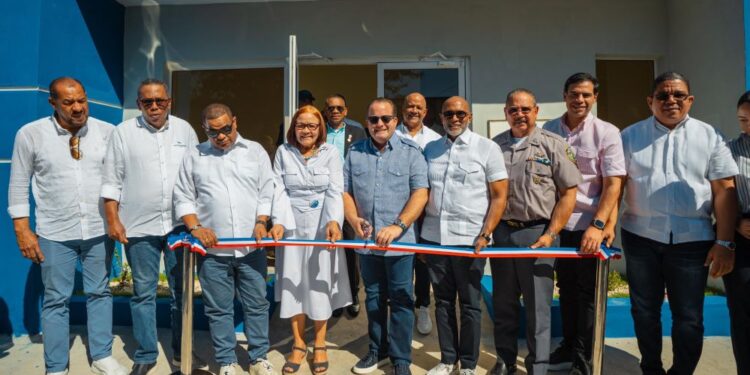 Ministro Paliza inaugura destacamento policial en Barahona; destaca disminición significativa de homicidios en el país