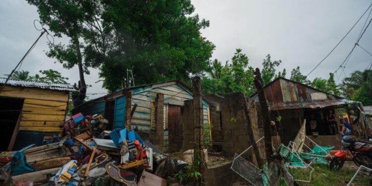 Ministro Paliza garantiza asistencia a familias afectadas por lluvias en Puerto Plata; anuncia visita del presidente Abinader