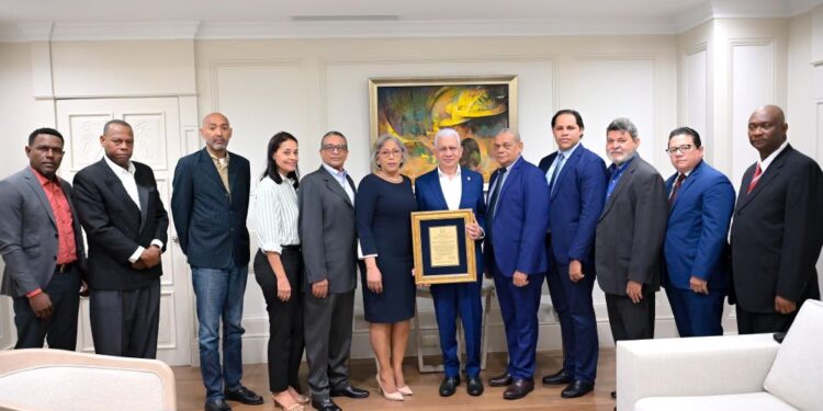 Fundación Enlace Frontera Para el Desarrollo  Reconoce al  presidente del  Senado