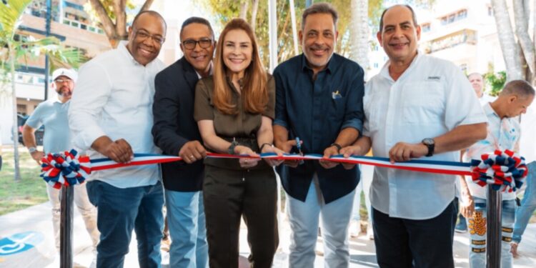 Alcaldía del Distrito Nacional y Supermercado 365 inauguran parque Los Bambú