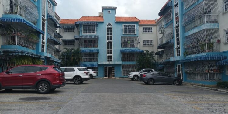 Residentes de    Pradera  Verde  exigen  a la CAASD  Restablecimiento  de  Agua  Potable