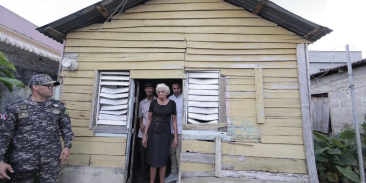 Ministerio de Interior y Policía brinda apoyo integral a mujer agredida en Villa Altagracia