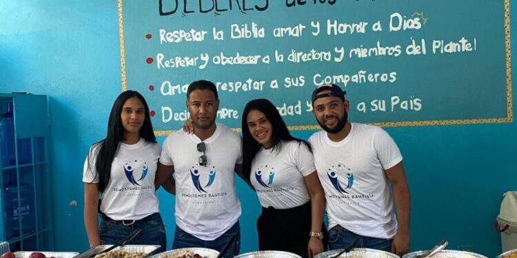 Fundación Demóstenes Bautista realiza almuerzo navideño a niños de escasos recursos