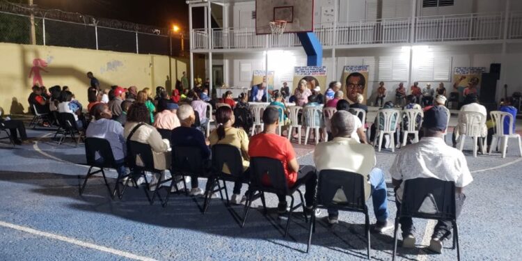 Fundación por los Ideales de Peña Gómez ofrece cena navideña a familias pobres