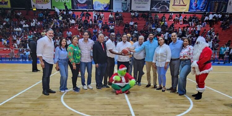 Ministro Kelvin Cruz anuncia aporte de un millón de pesos para el TBS de San Cristóbal.