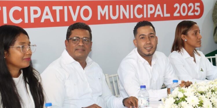 Ayuntamiento de Los Alcarrizos aprueba inversión superior a los  100MM durante Cabildo abierto