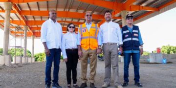 Inician trabajos puente Paso de los Hierros en Baní por gestiones del senador Julito Fulcar y gobernadora Ángela Yadira Báez