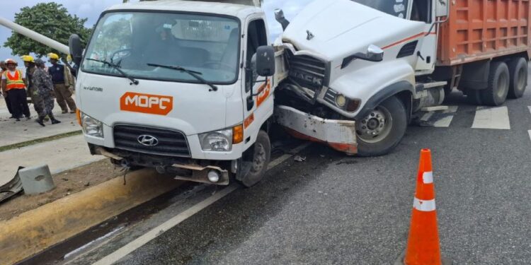 El MOPC informa que estos colaboradores se encuentran fuera de peligro