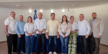 Ministros Kelvin Cruz y Andrés Bautista crean alianza en favor del deporte en provincia Espaillat