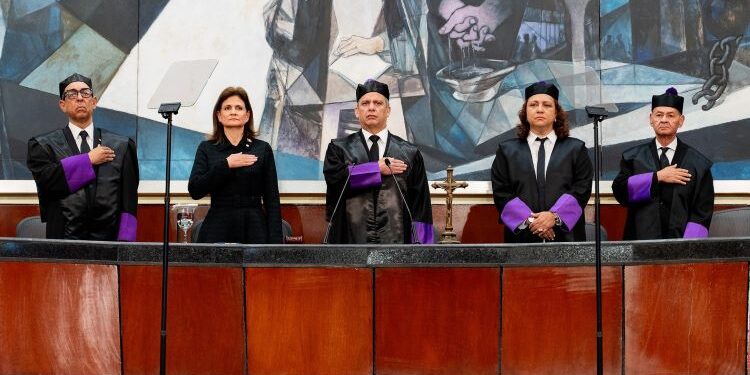 El presidente de la Suprema Corte de Justicia, Luis Henry Molina, informó de importantes avances contra la mora logrados a todos los niveles del sistema judicial.