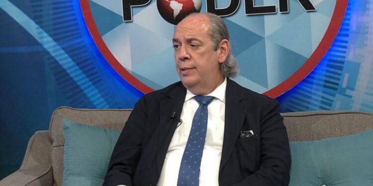 Jurista  afirma  “La sentencia del Tribunal Constitucional no pone en juego la primacía de los partidos políticos ni la voluntad popular”