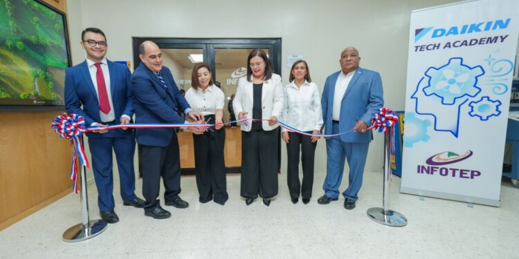 INFOTEP y Daikin Latam inauguran aula laboratorio con tecnología de punta en refrigeración