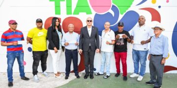 Alcaldía de Santiago impulsa el Carnaval 2025 con apoyo histórico a grupos de lechones