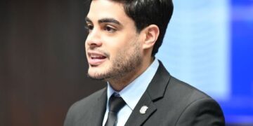 Depositan Proyecto de ley garantiza subvención a medicamentos de uso continuo