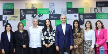 Luis Miguel De Camps se reúne con la junta directiva de EDUCA