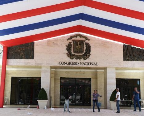 Avanzan trabajos para el montaje del acto de rendición de cuentas del presidente Luis Abinader