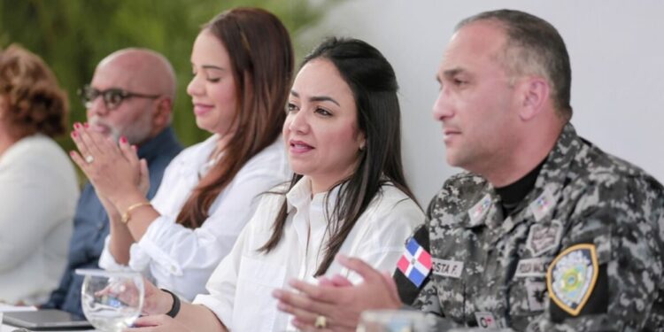 Faride Raful destaca compromiso del Gobierno con la seguridad en Santo Domingo Norte