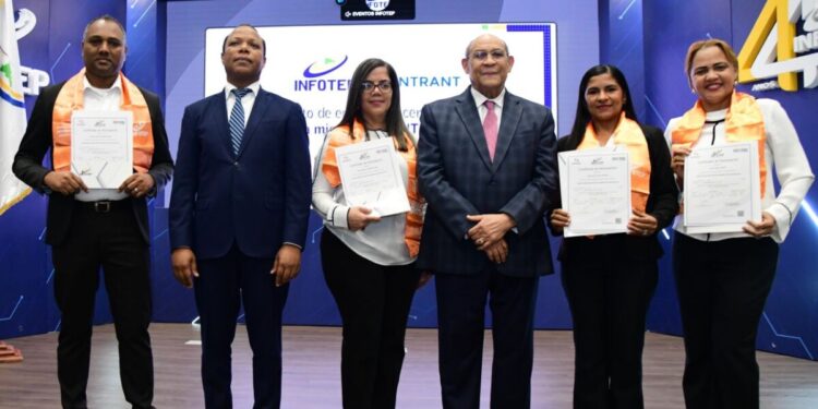 INTRANT e INFOTEP certifican a 80 facilitadores para educar a miles de transportistas y motociclistas