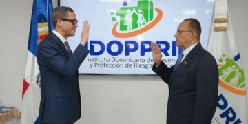 Juramentan ministro de Trabajo como presidente del Consejo Directivo IDOPPRIL