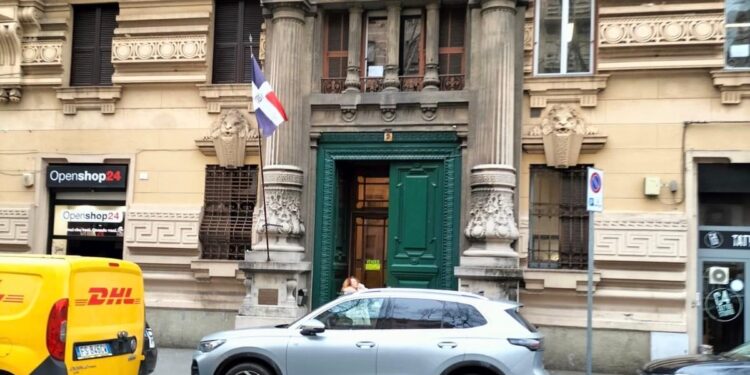 Denuncian supuesta corrupción en consulado de Génova, Italia