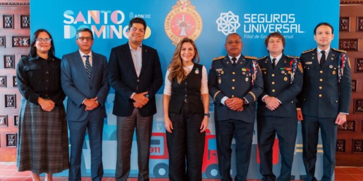 Firman acuerdo de cooperación para la construcción de una nueva estación de bomberos