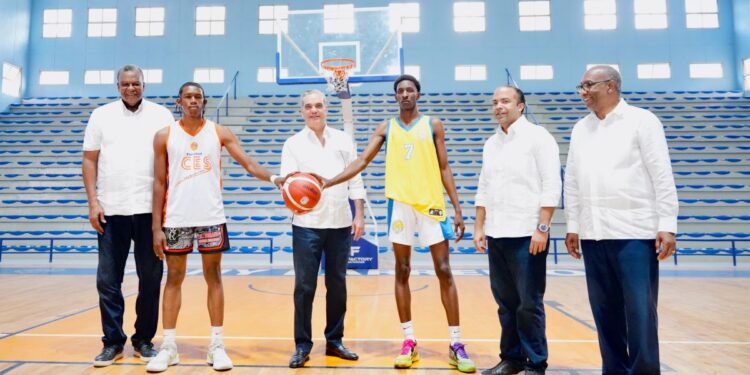 Con apoyo de BANRESERVAS, se reinaugura el polideportivo de la UASD