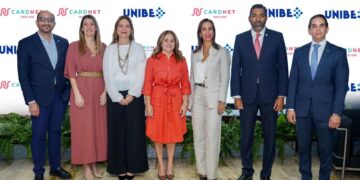Unibe y CardNET lanzan Aurora, la nueva asistente virtual de la universidad impulsada por IA