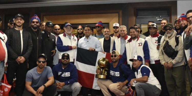 Ministro Kelvin Cruz recibe a los campeones de la Serie del Caribe
