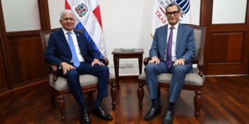 Ministro de Trabajo recibe visita del presidente del Senado, Ricardo De los Santos