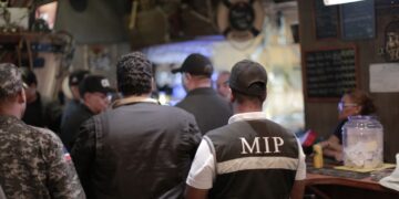 COBA fortalece la seguridad en Sosúa con visitas de cortesía a negocios nocturnos