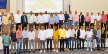 Senador Julito Fulcar juramenta comisiones de trabajo para elaboración del Plan Estratégico de Desarrollo Sostenible de Peravia