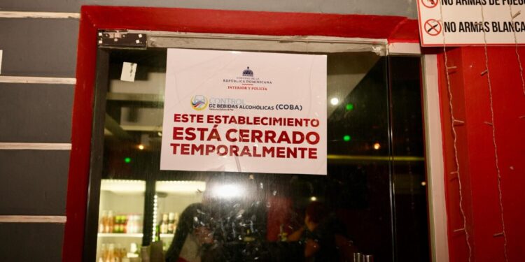 COBA cierra dos negocios y notifica a 15 en Dajabón y Loma de Cabrera