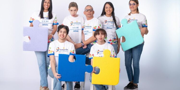 Fundación Luz y Esperanza por el Autismo inicia campaña de concienciación en Santiago