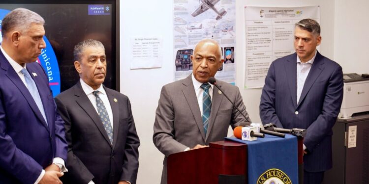 Cónsul José Santana destaca la importancia de la nueva ruta de Arajet entre Santo Domingo y Newark