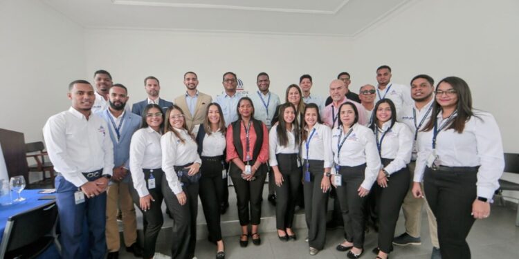 Ministerio de Interior y Policía facilita trámites de licencias de armas con operativo especial en Puerto Plata